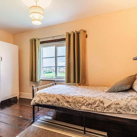 3 Bed In York Oc-57964 *