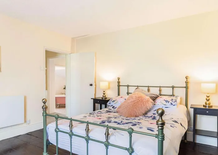 3 Bed In York Oc-57964 *